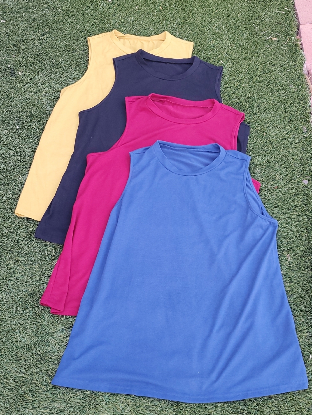SHEIN Curve 1XL Sleeveless Tank Tops Bundle